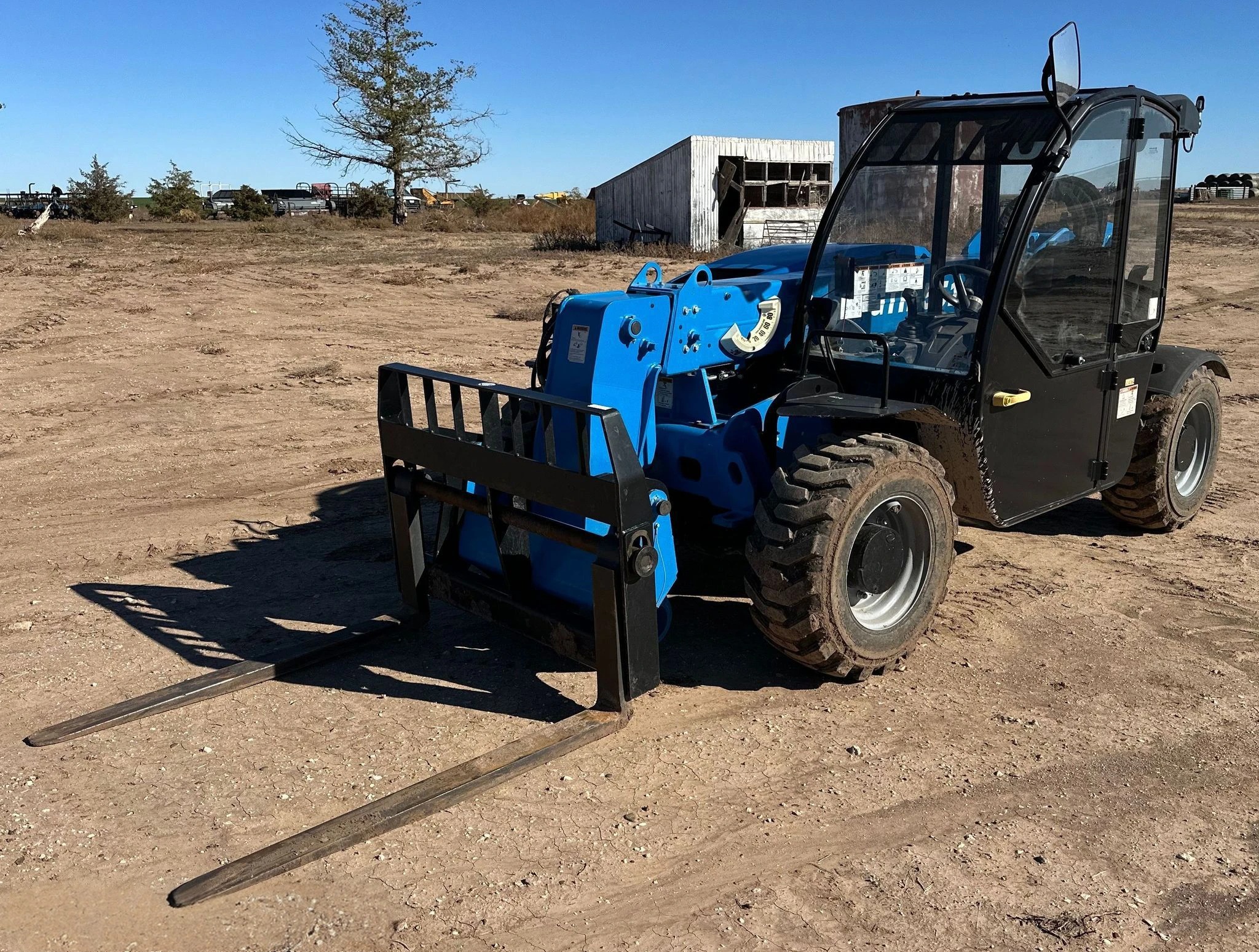 2020 Genie GTH-5519 Telehandler 20′ Lift 5,500 lb 4WD Enclosed Cab AC