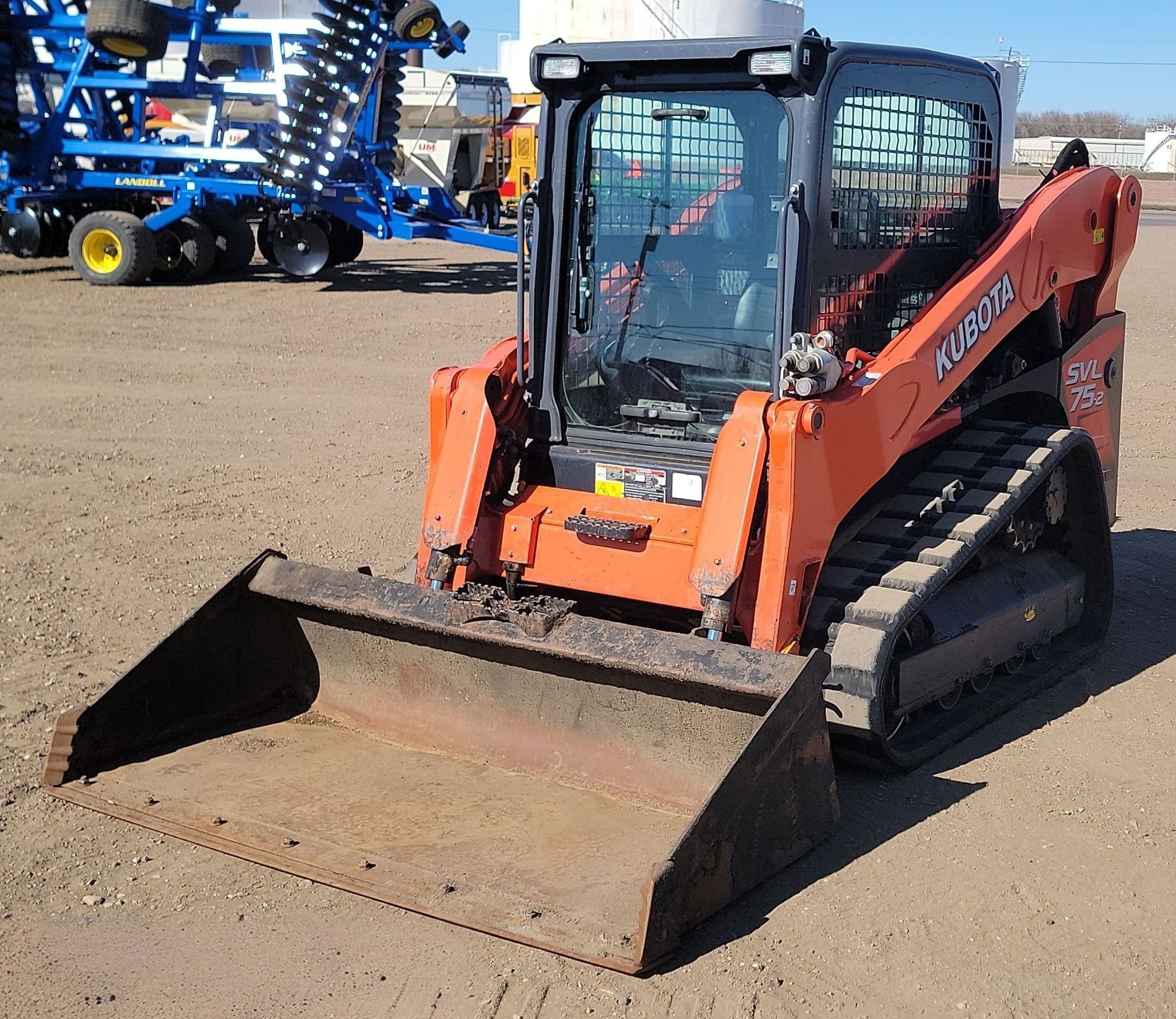 2020 Kubota SVL75-2 Compact Track Loader Enclosed Cab w/ Heat & A/C 2 Speed Hyd Coupler 75″ Bucket 2020 Kubota SVL75-2 Compact Track Loader Enclosed Cab w/ Heat & A/C 2 Speed Hyd Coupler 75″ Bucket